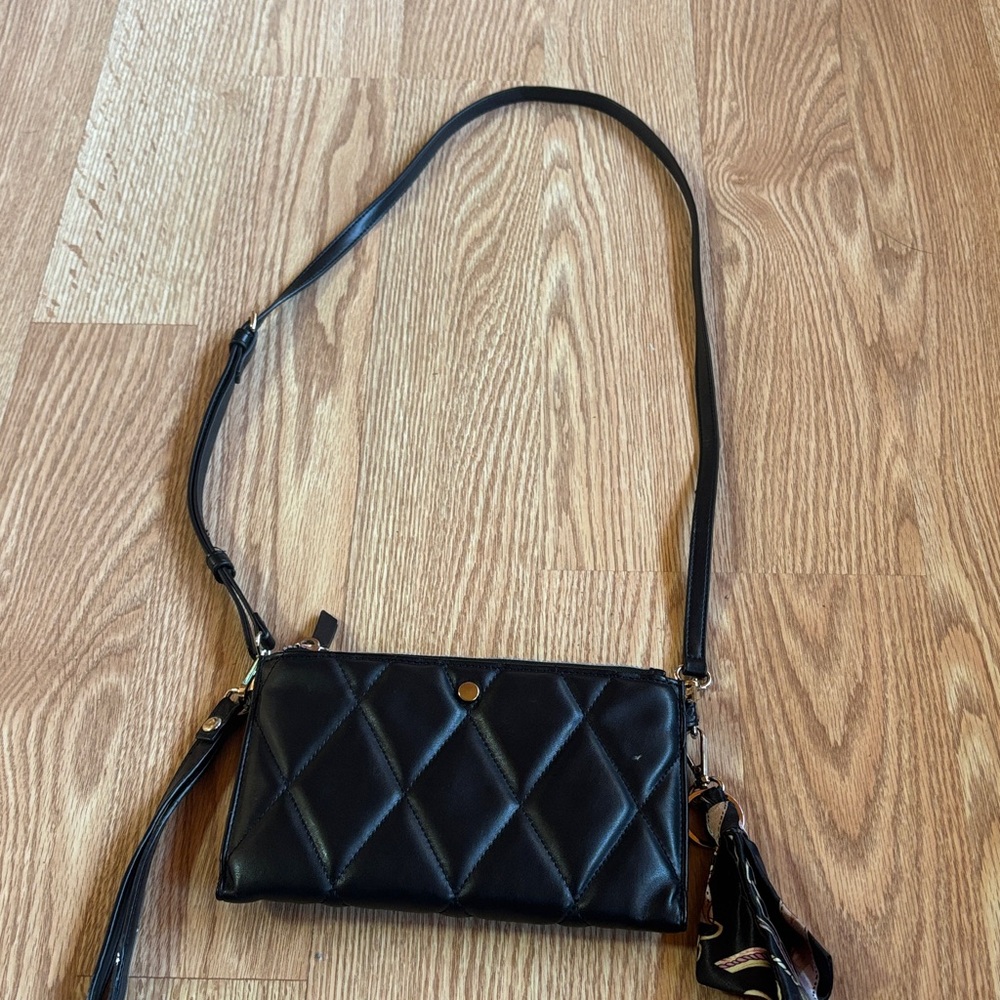 Elegant Black Quilted Crossbody Bag